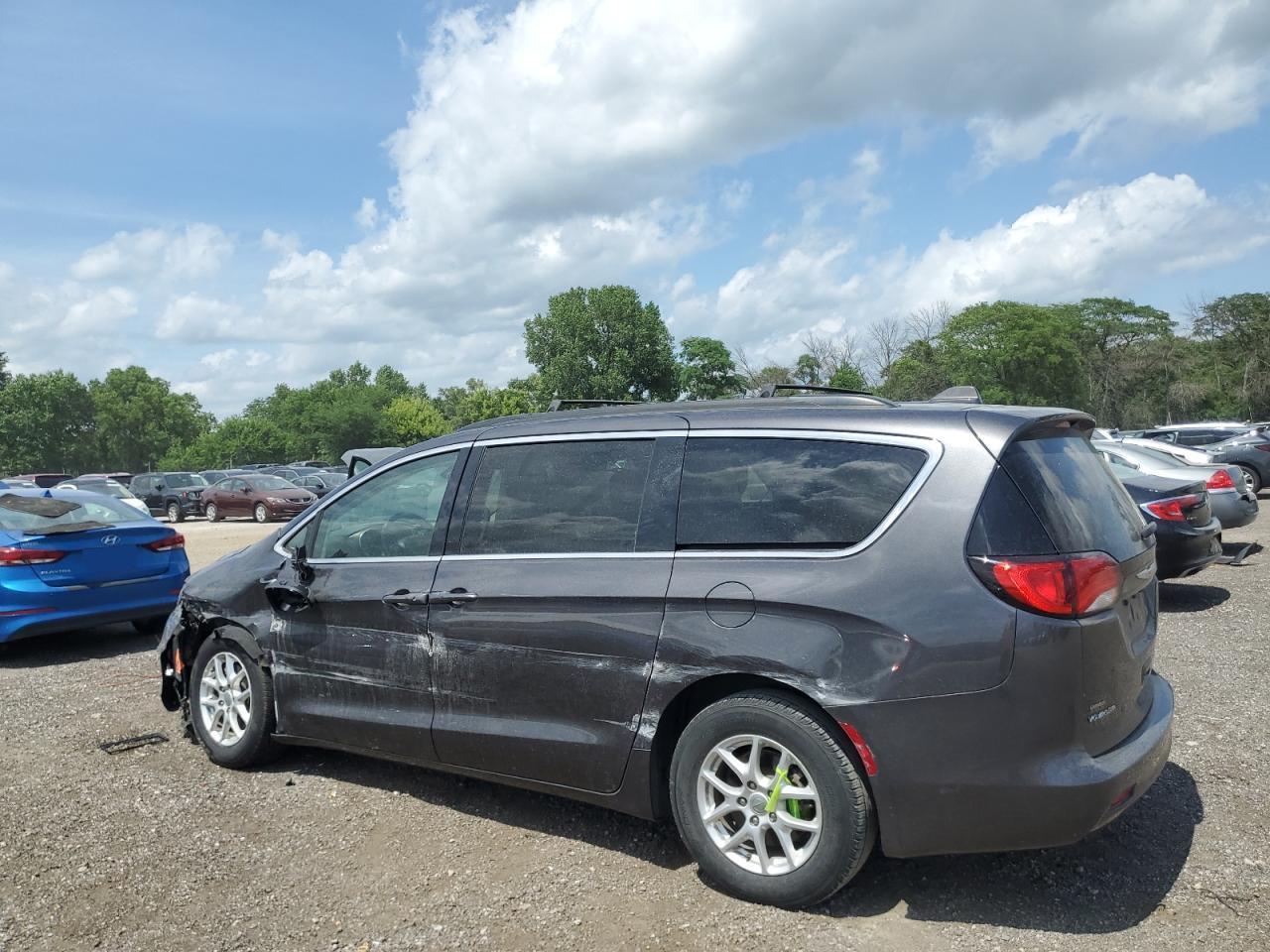 2020 Chrysler Voyager Lxi - Фото 2