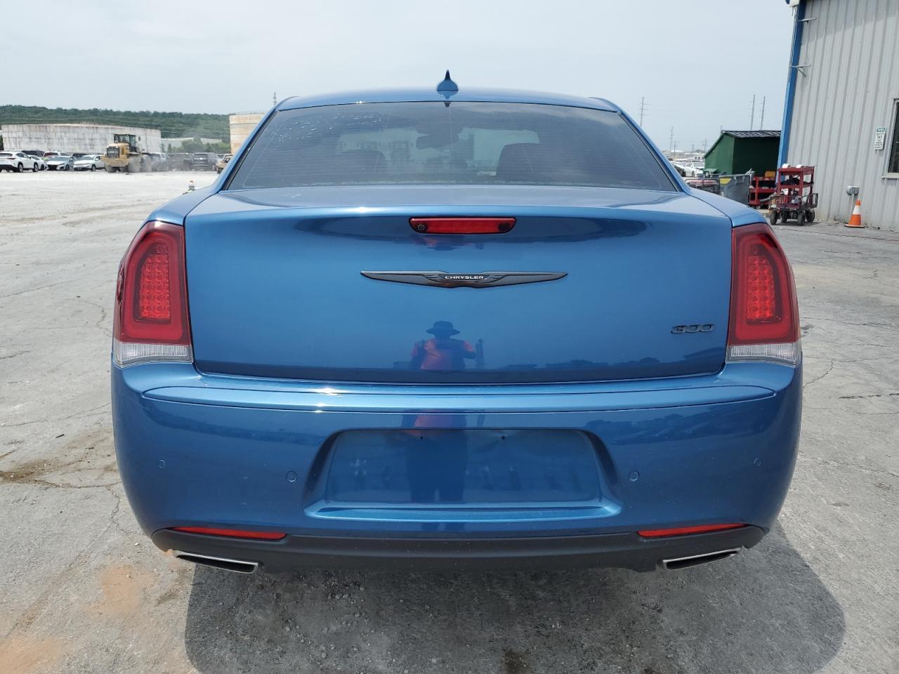 2022 Chrysler 300 Touring L - Image 6