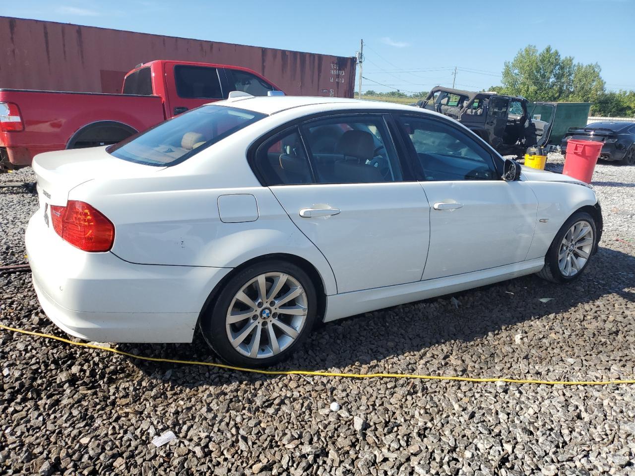 2011 BMW 328 I - Фото 3