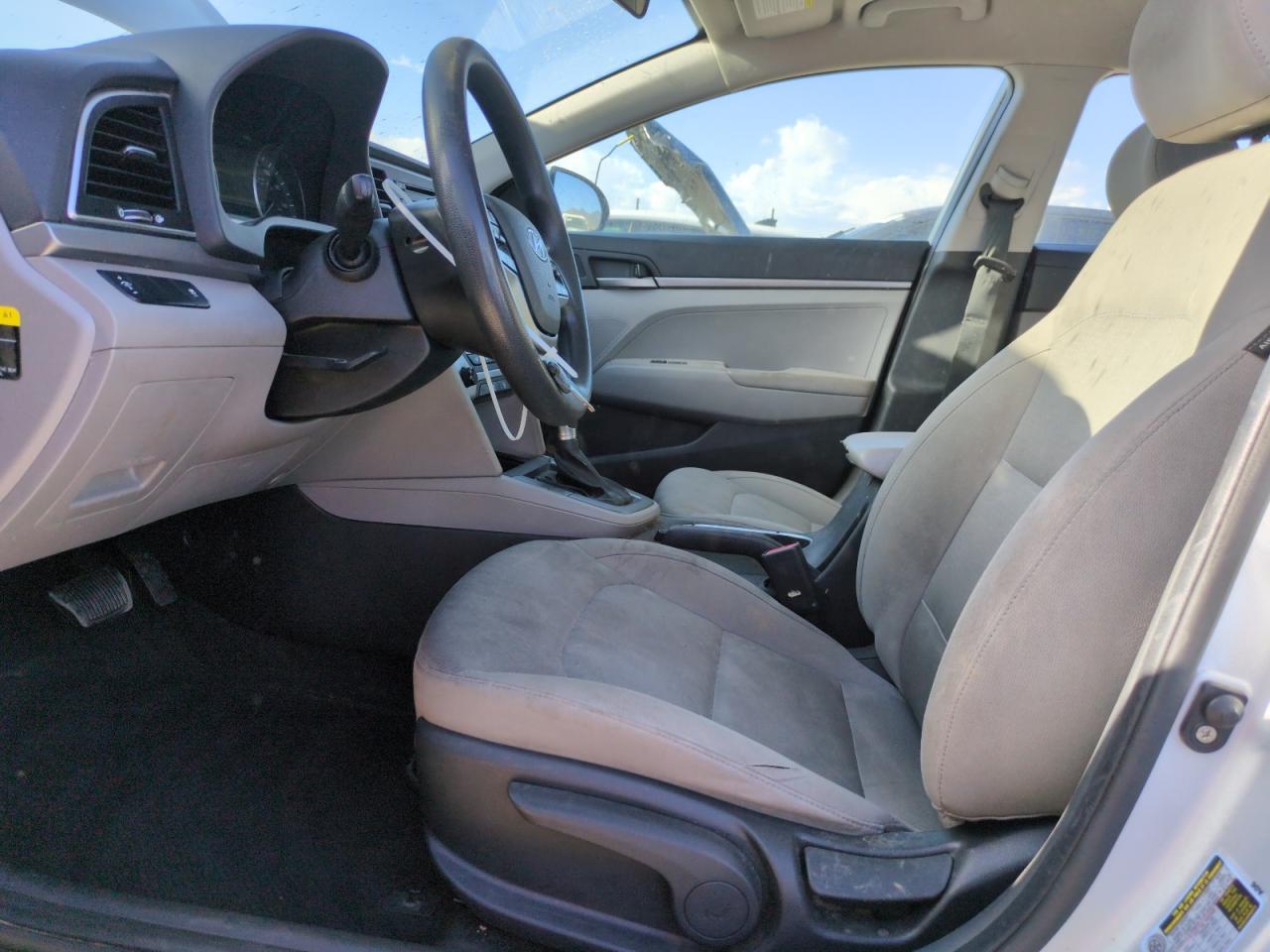 2017 Hyundai Elantra Se - Image 7