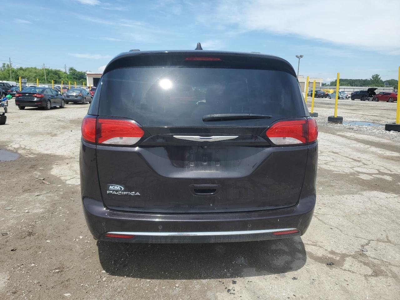 2017 Chrysler Pacifica Touring L - Фото 6