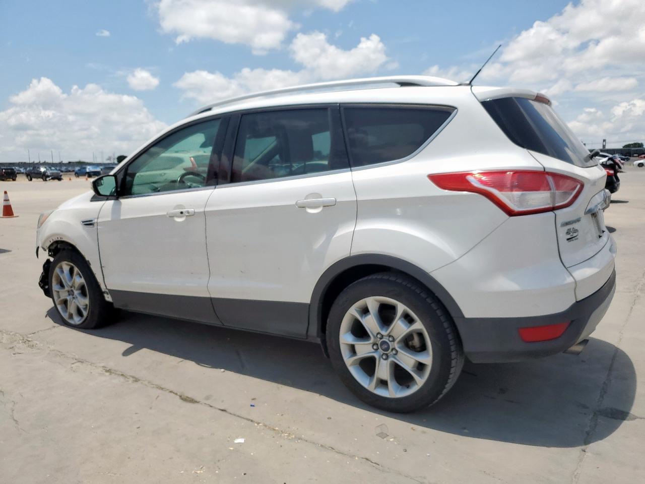 2015 Ford Escape Titanium - Фото 2