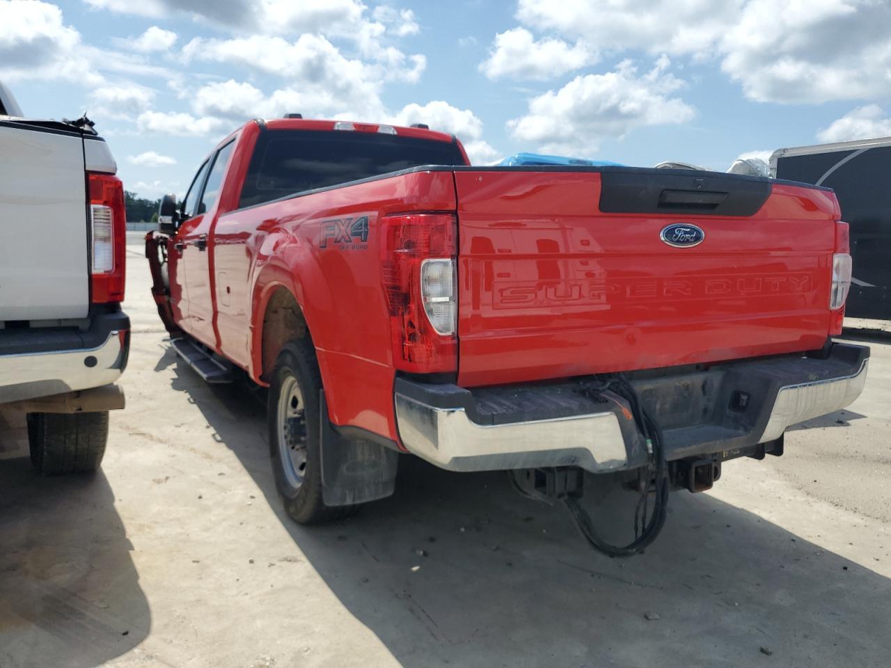 2022 Ford F350 Super Duty - Фото 2