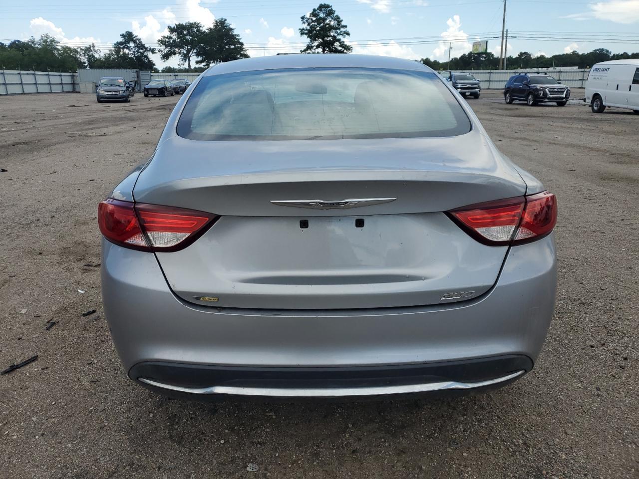 2015 Chrysler 200 Limited - Image 6
