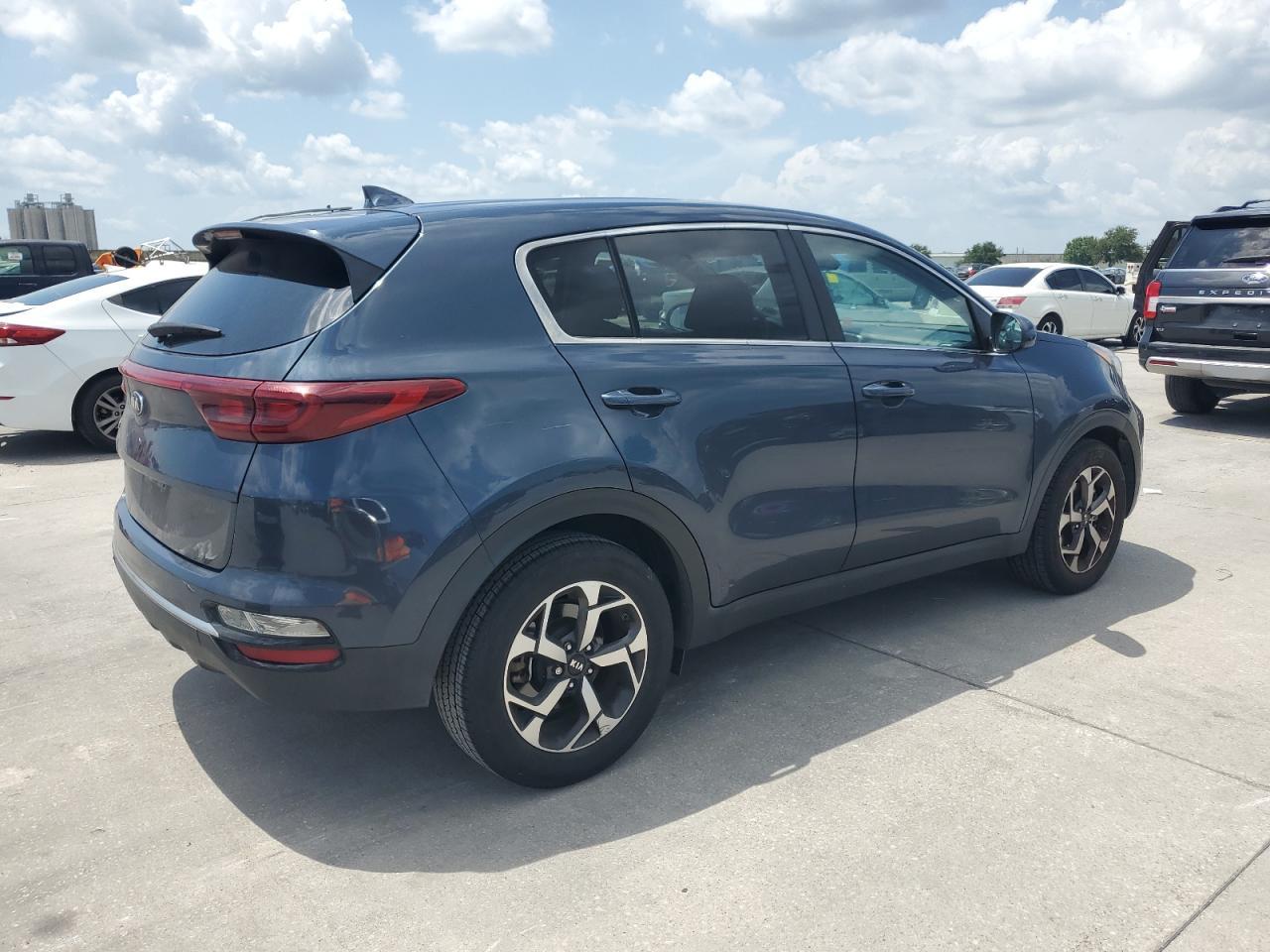2022 Kia Sportage Lx - Image 3