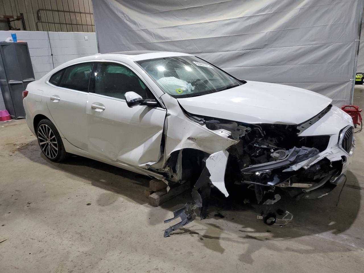 2021 BMW 228Xi - Фото 4