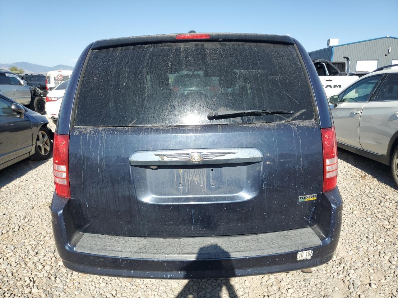 2008 Chrysler Town & Country - Фото 6