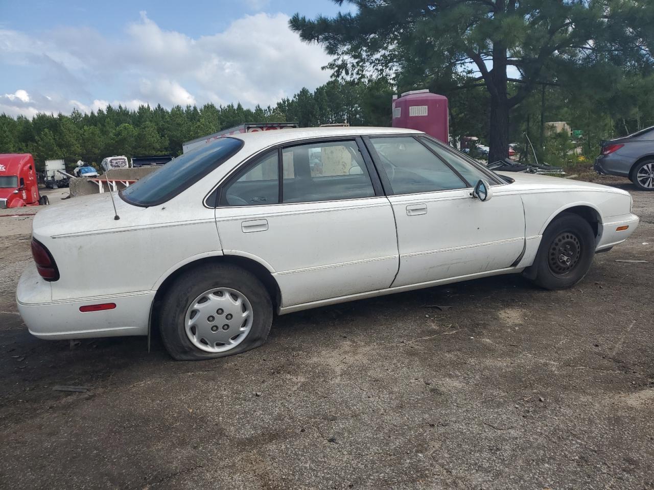 1999 Olds 88 - Image 3