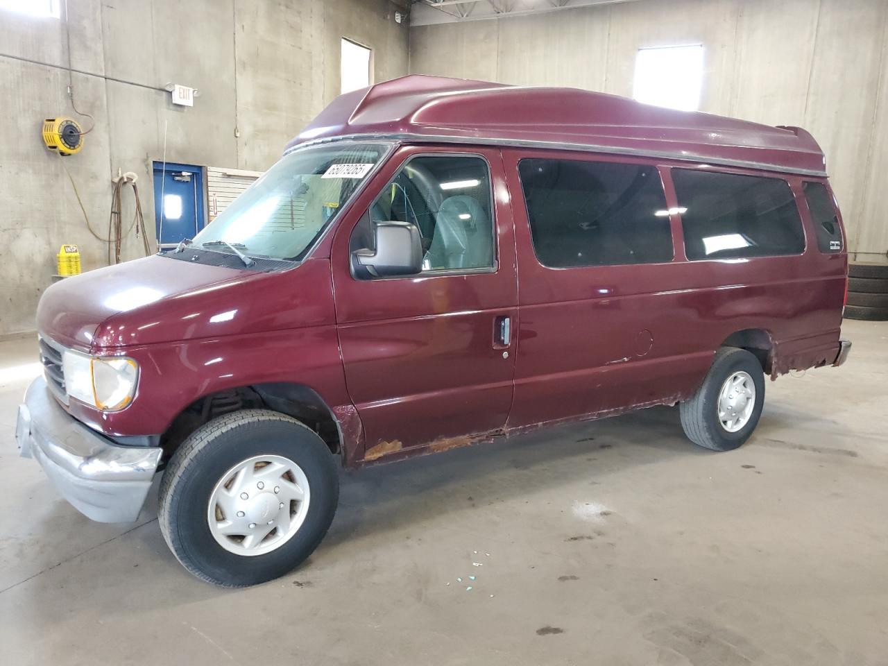 2004 Ford Econoline E350 Super Duty Wagon