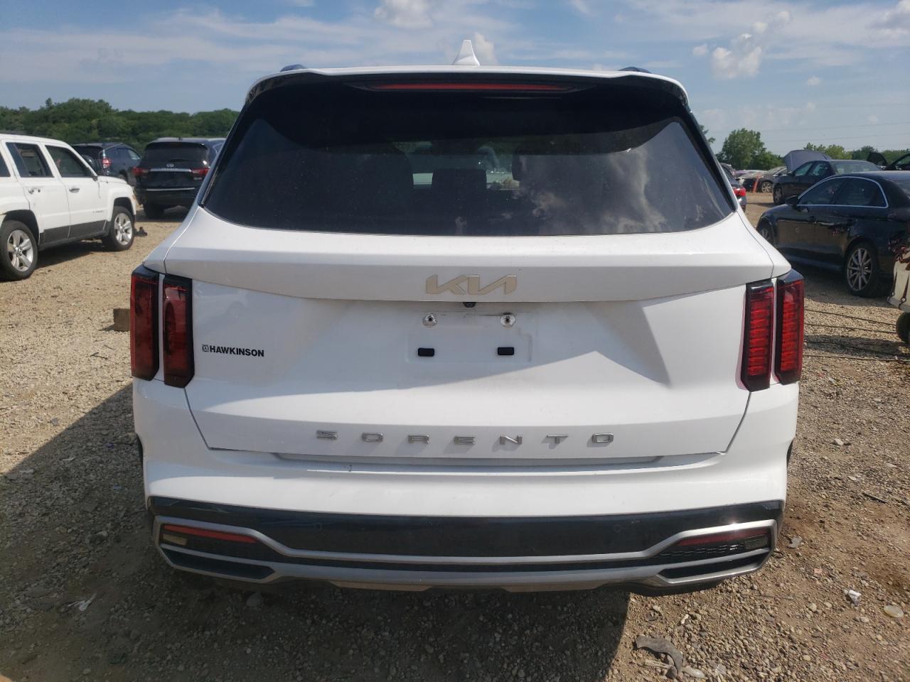 2022 Kia Sorento S - Image 6