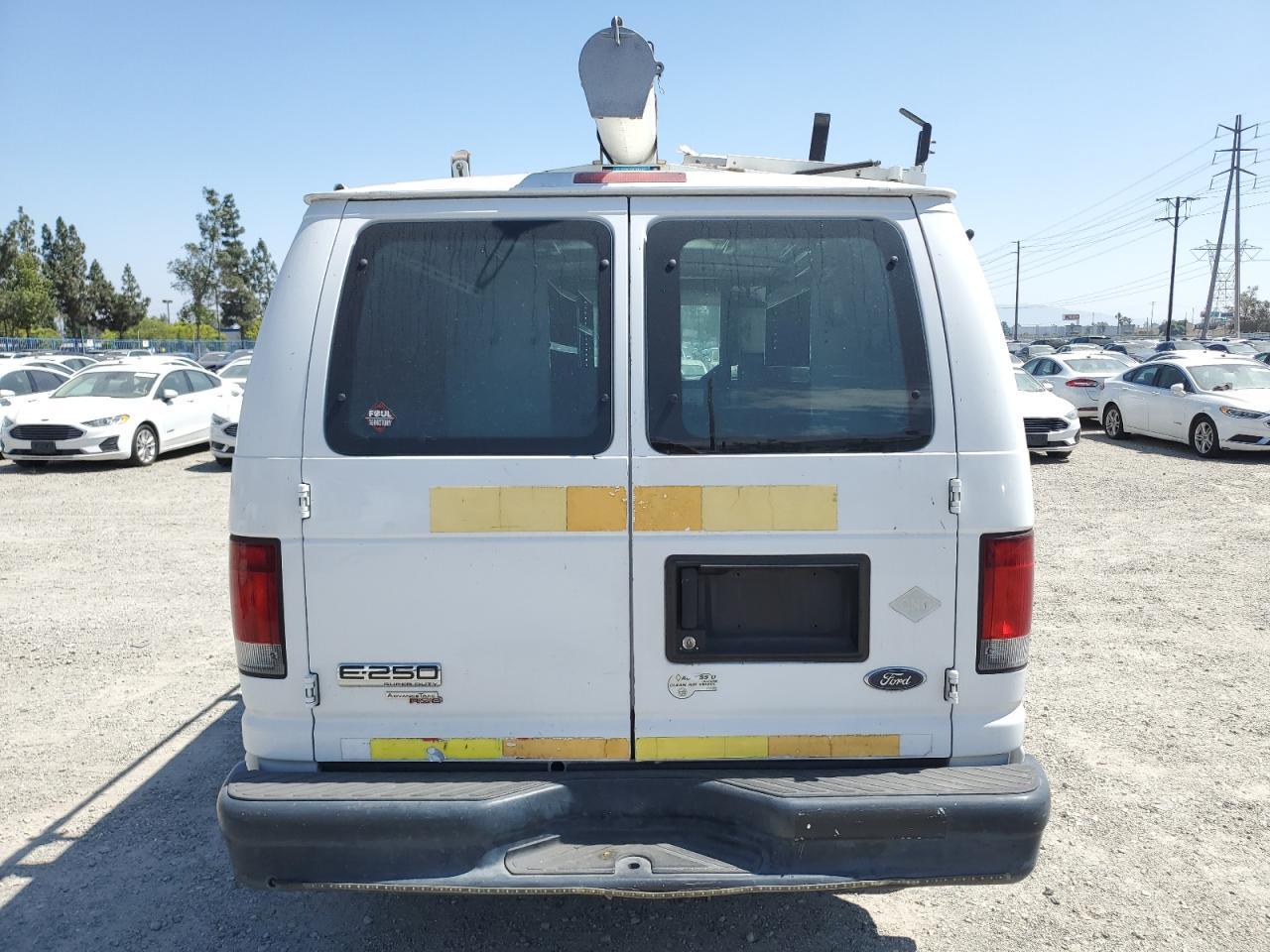 2011 Ford Econoline E250 Van - Фото 6