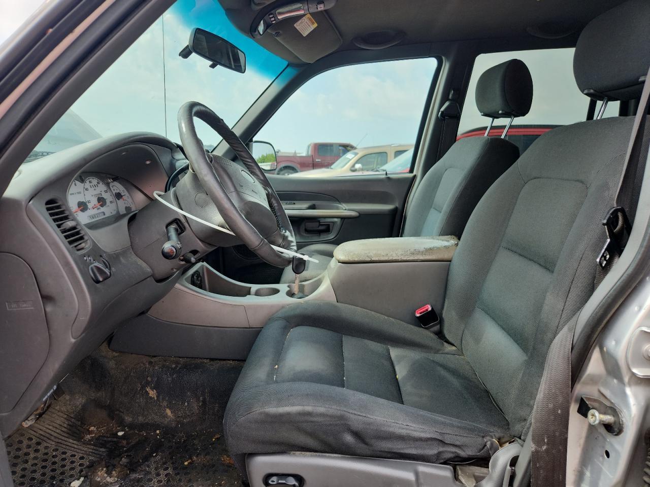 2002 Ford Explorer Sport Trac - Фото 7