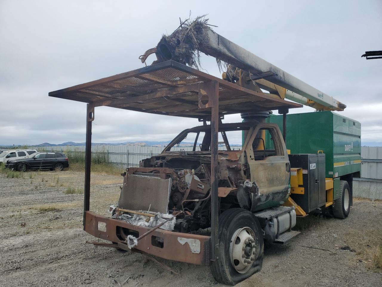 2016 Ford F750 Super Duty Forestry Bucket Truck - Фото 2