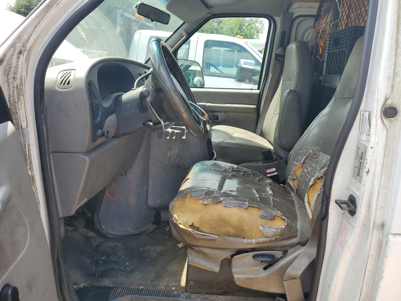 2002 Ford Econoline E350 Super Duty Van - Фото 7