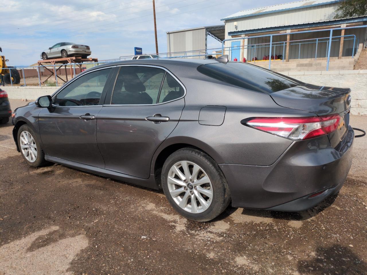 2019 Toyota Camry L - Фото 2