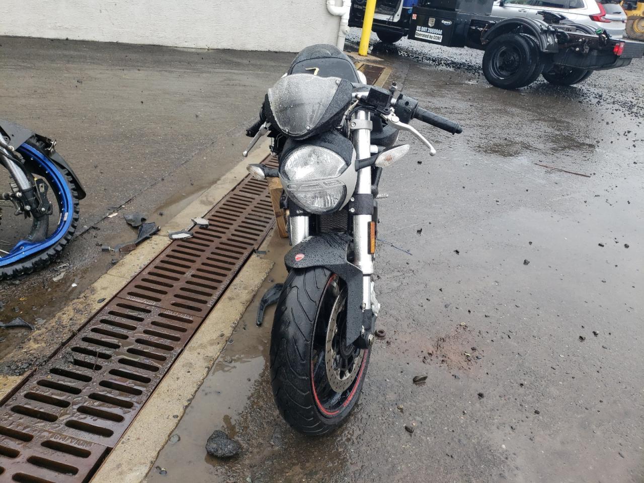 2012 Ducati Monster 696 - Image 2