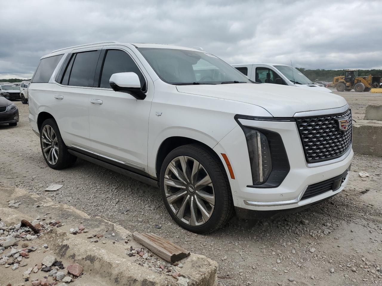 2025 Cadillac Escalade Premium Luxury - Image 4