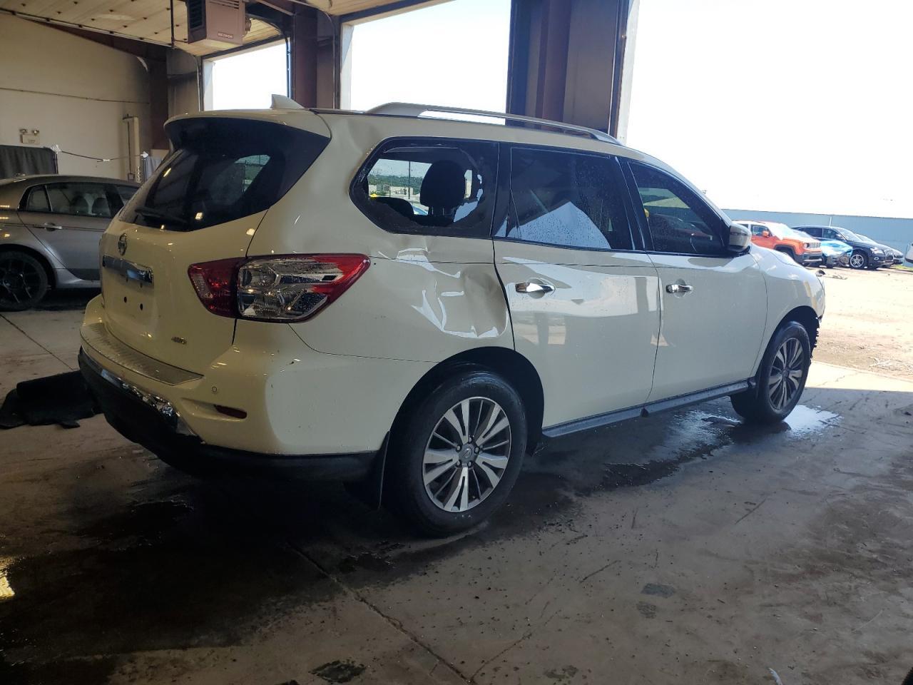 2020 Nissan Pathfinder S - Фото 3