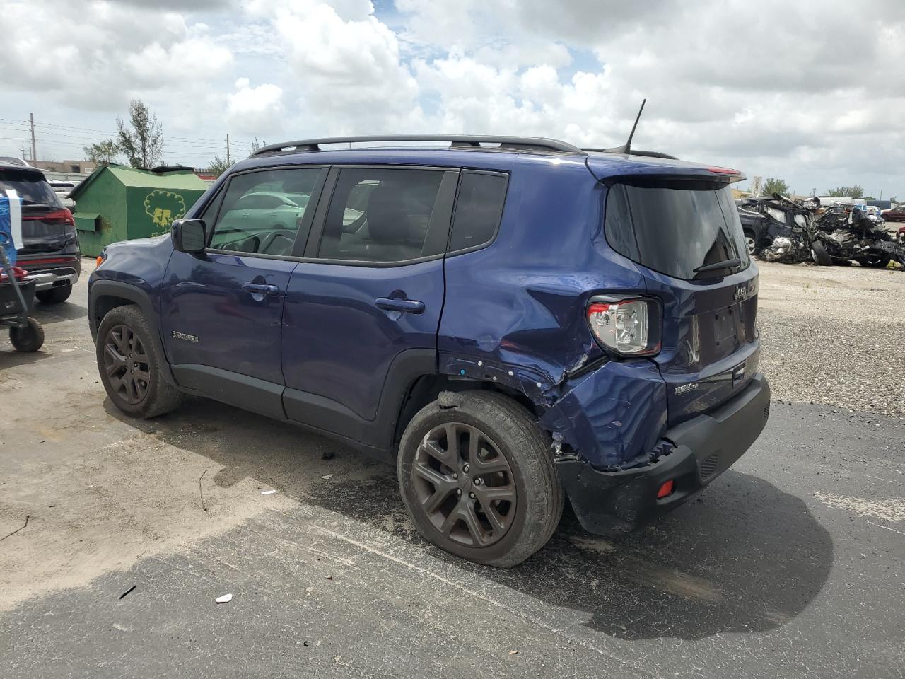2018 Jeep Renegade Latitude - Image 2