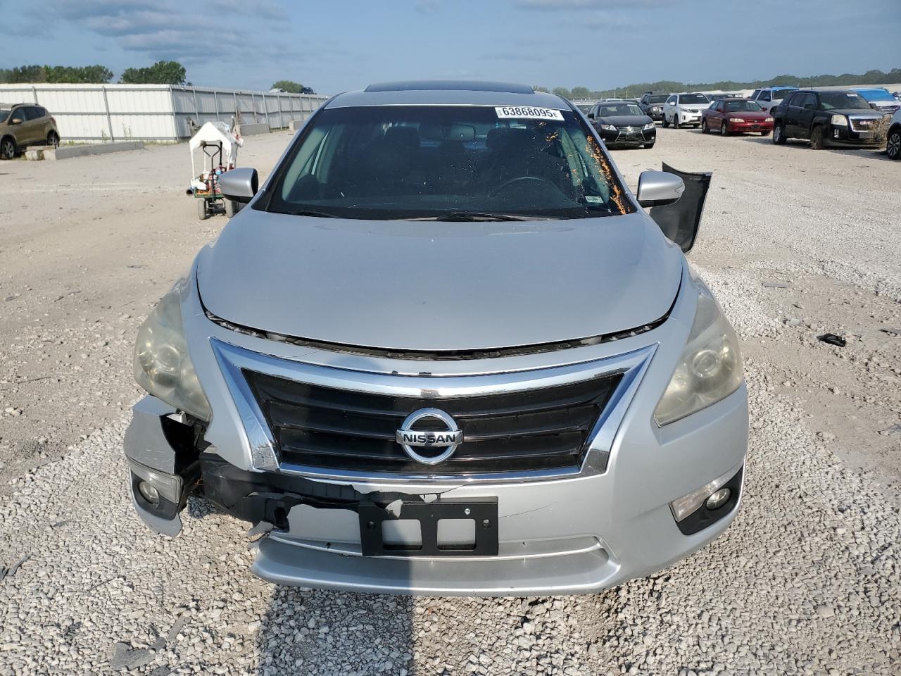 2013 Niss Altima - Фото 5