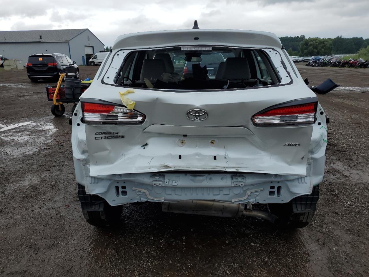 2025 Toyota Corolla Cross L - Фото 6