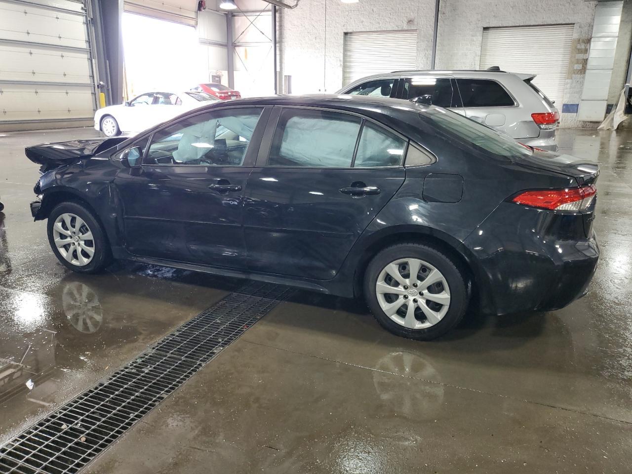 2022 Toyota Corolla Le - Image 2