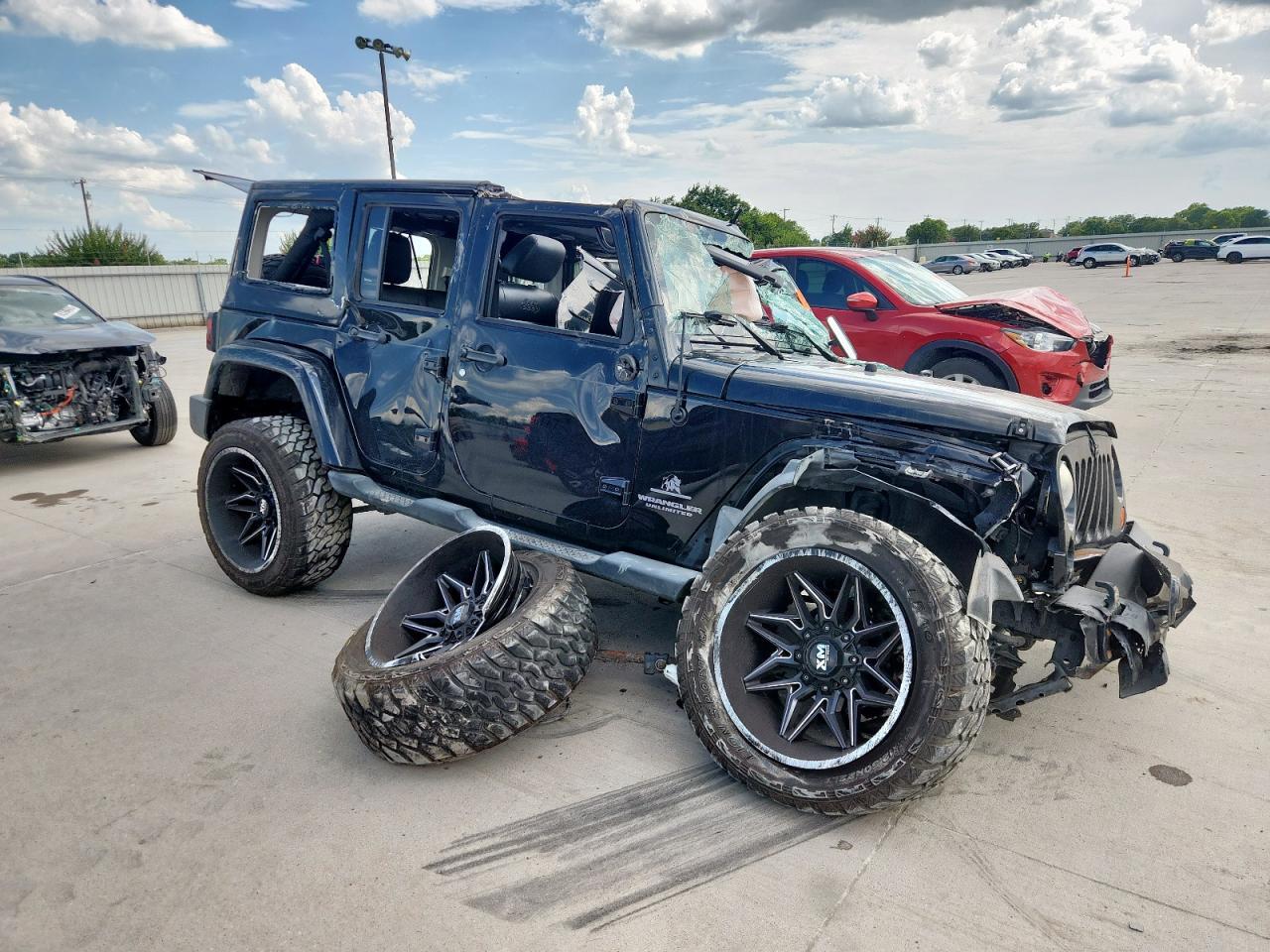 2012 Jeep Wrangler Unlimited Sahara - Image 4
