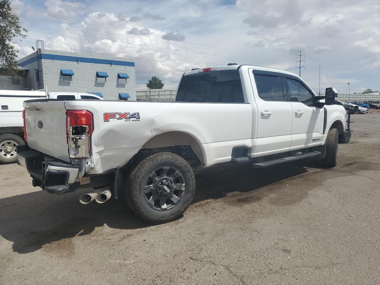 2023 Ford F350 Super Duty - Фото 3