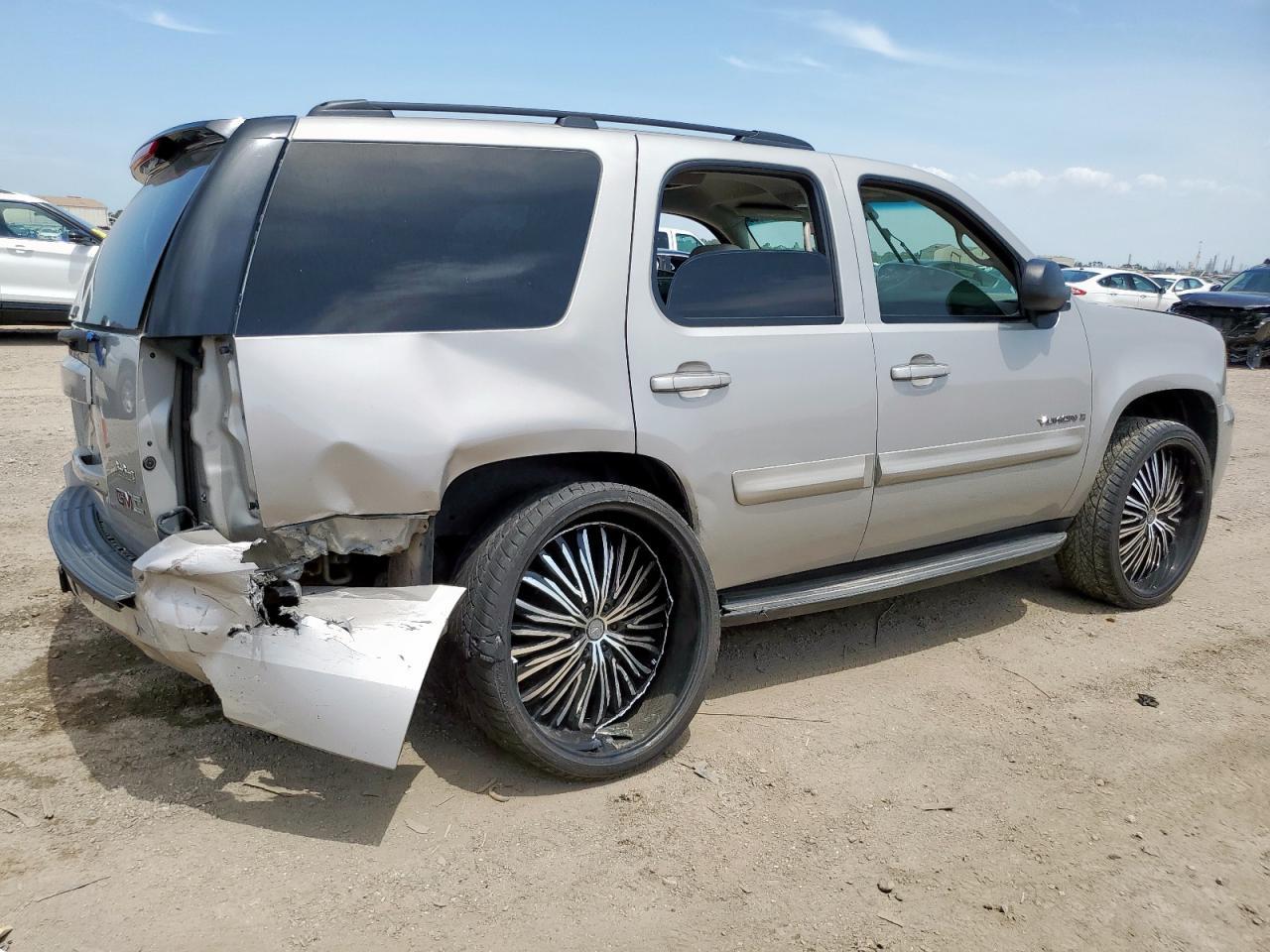 2009 GMC Yukon Sle - Фото 3