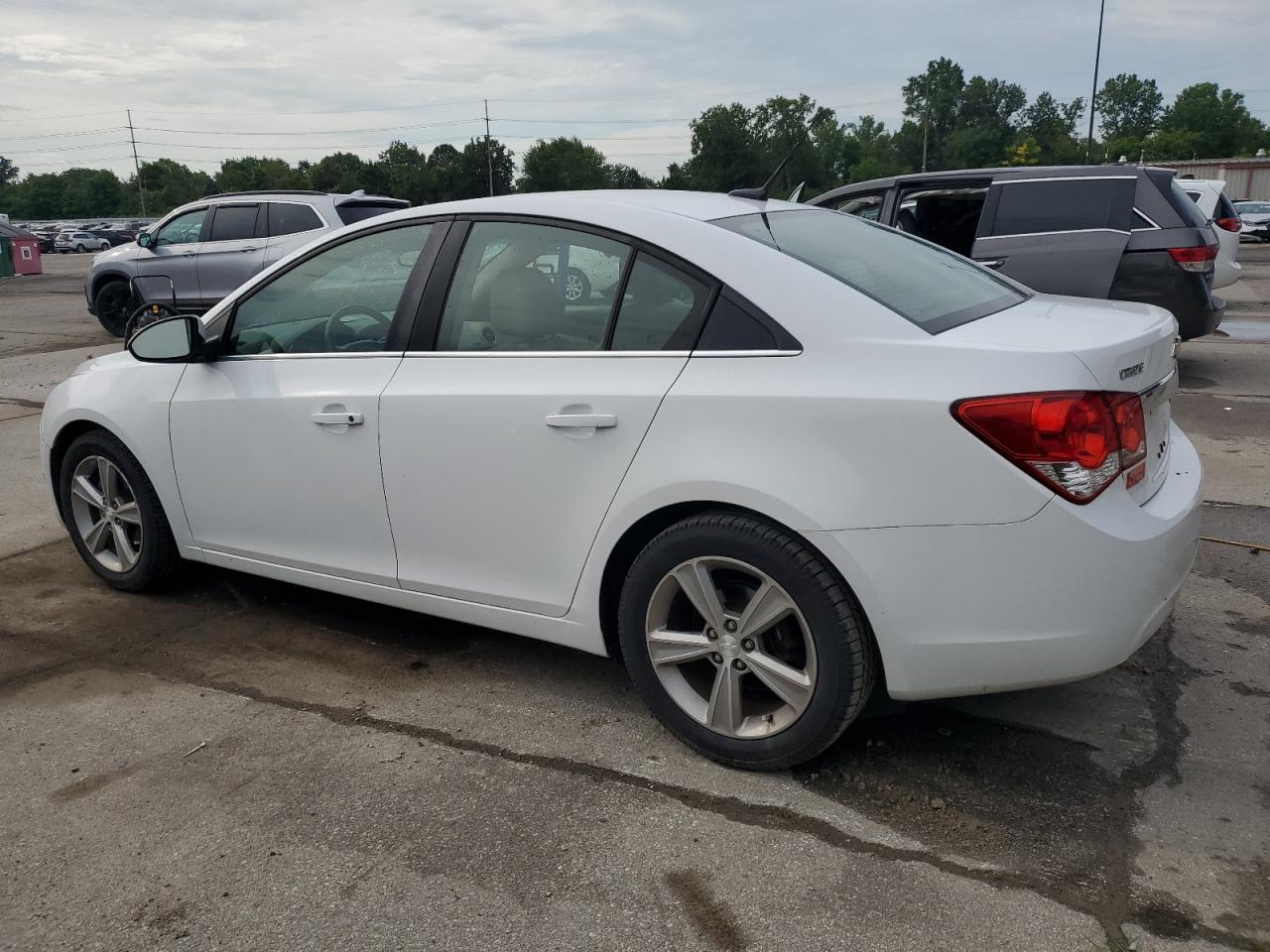 2012 Chevrolet Cruze Lt - Image 2