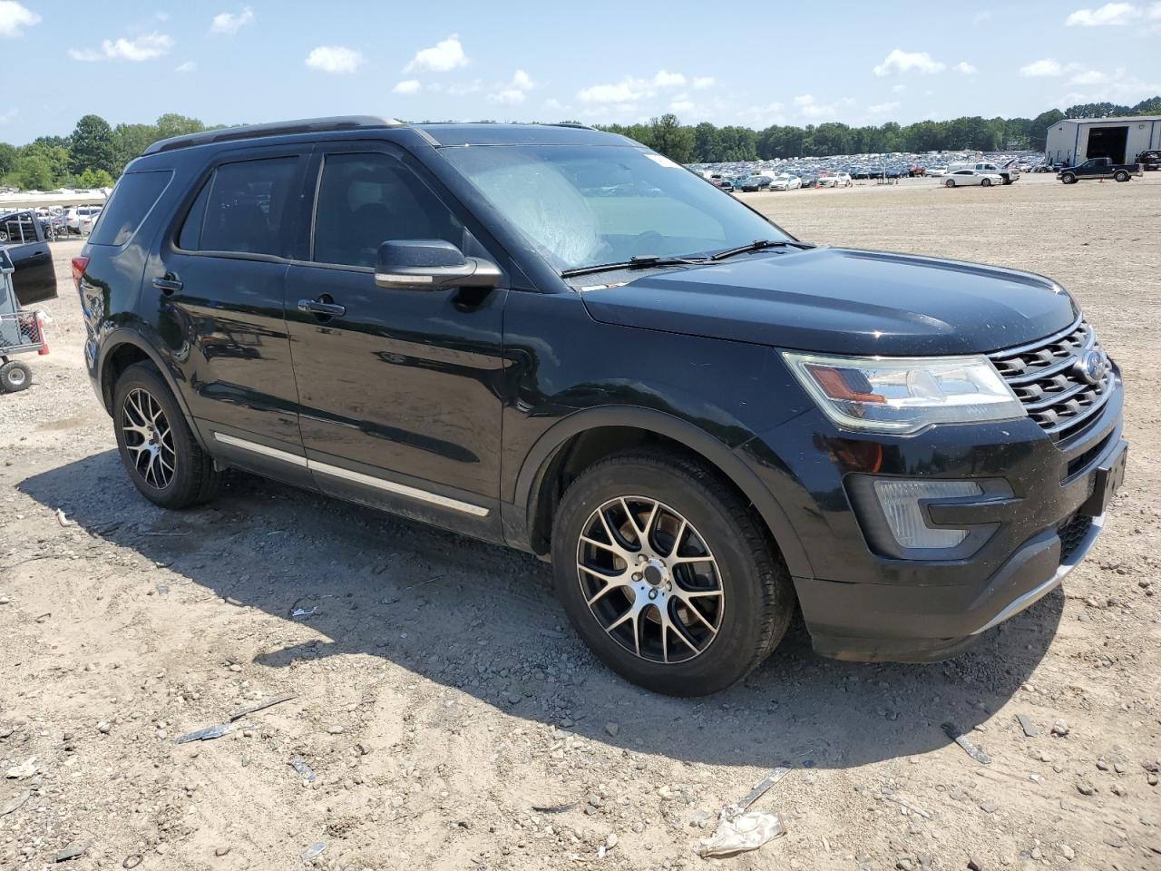 2017 Ford Explorer Xlt - Image 4