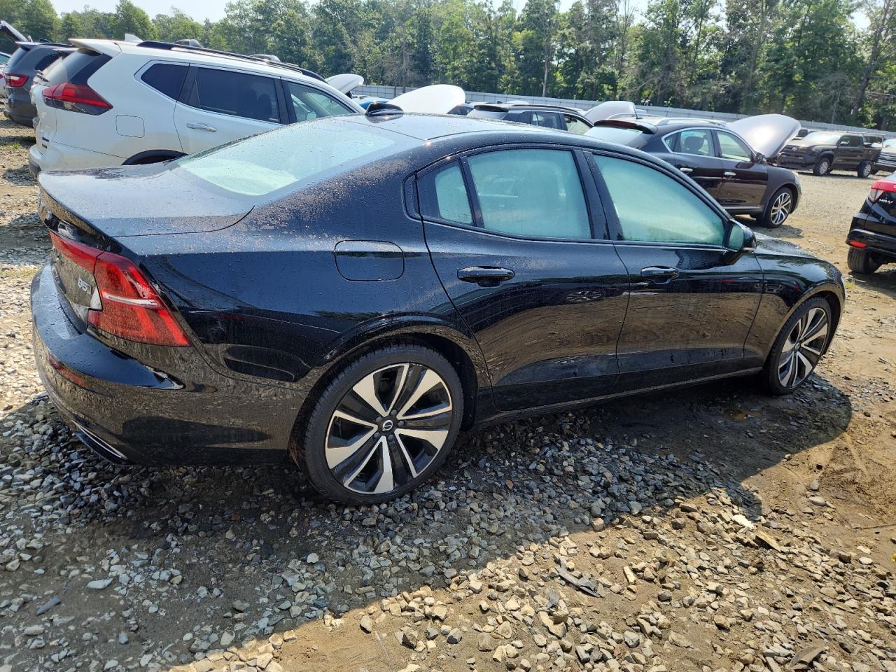 2022 Volvo S60 B5 Momentum - Фото 3