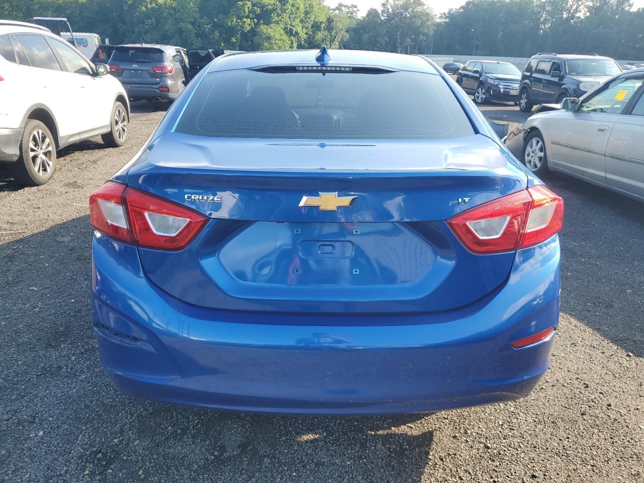 2018 Chevrolet Cruze Lt - Image 6