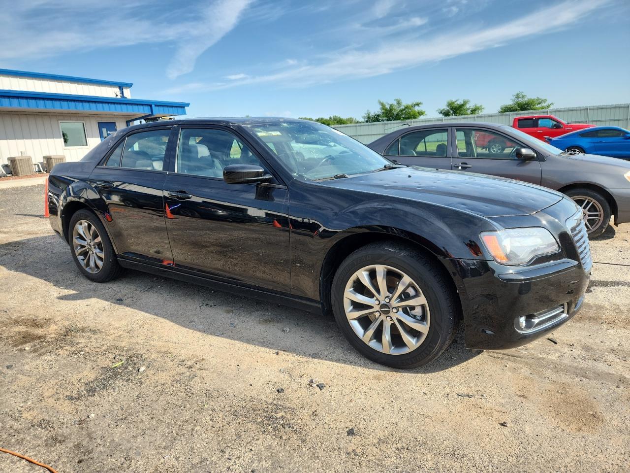 2014 Chrysler 300 S - Image 4
