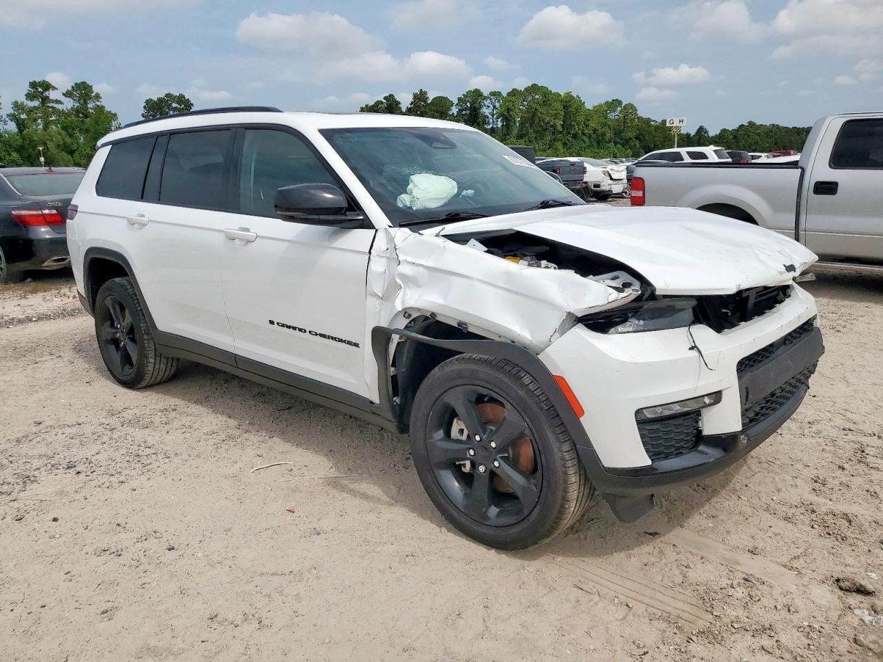 2023 Jeep Grand Cherokee L Limited - Image 4