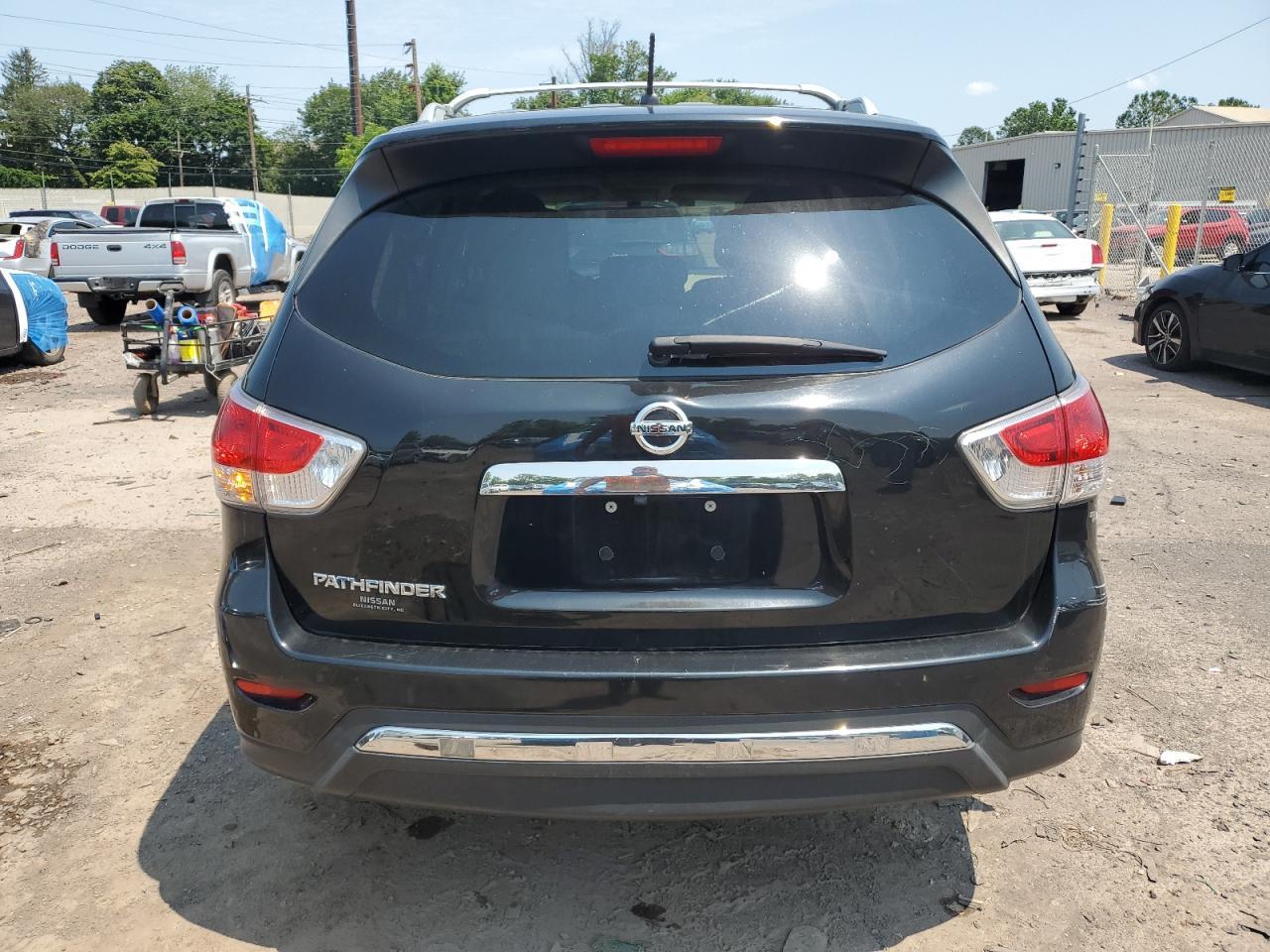 2016 Nissan Pathfinder S - Image 6