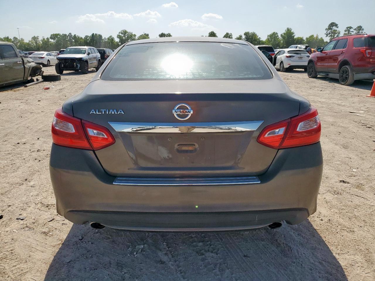 2016 Nissan Altima 2.5 - Image 6