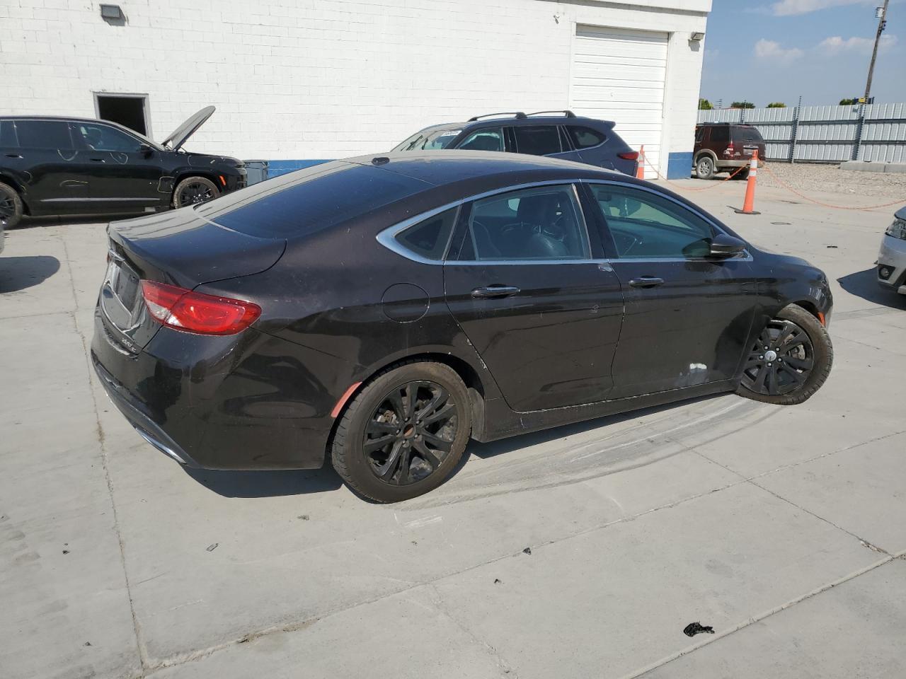 2015 Chrysler 200 C - Фото 3