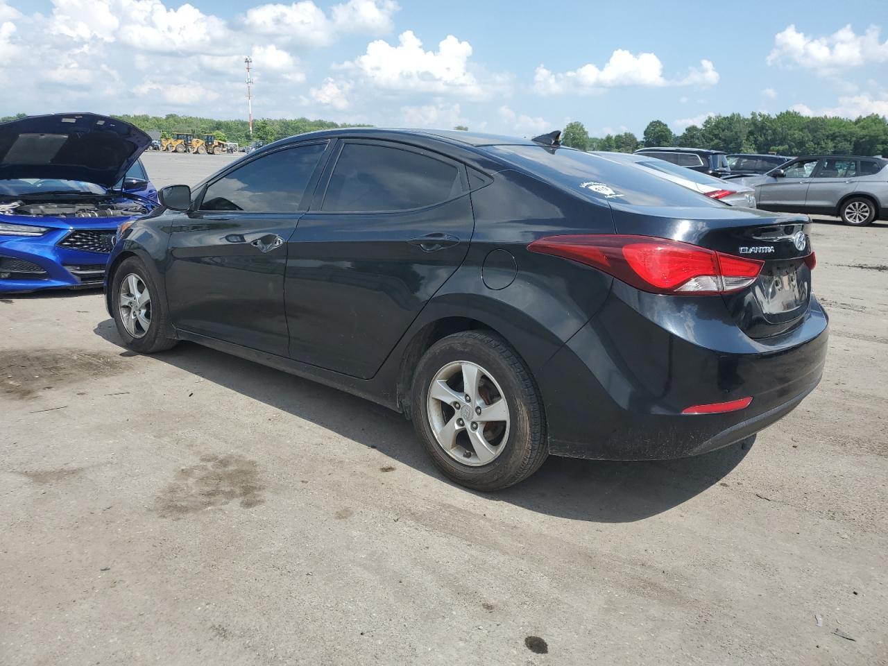 2014 Hyundai Elantra Se - Фото 2