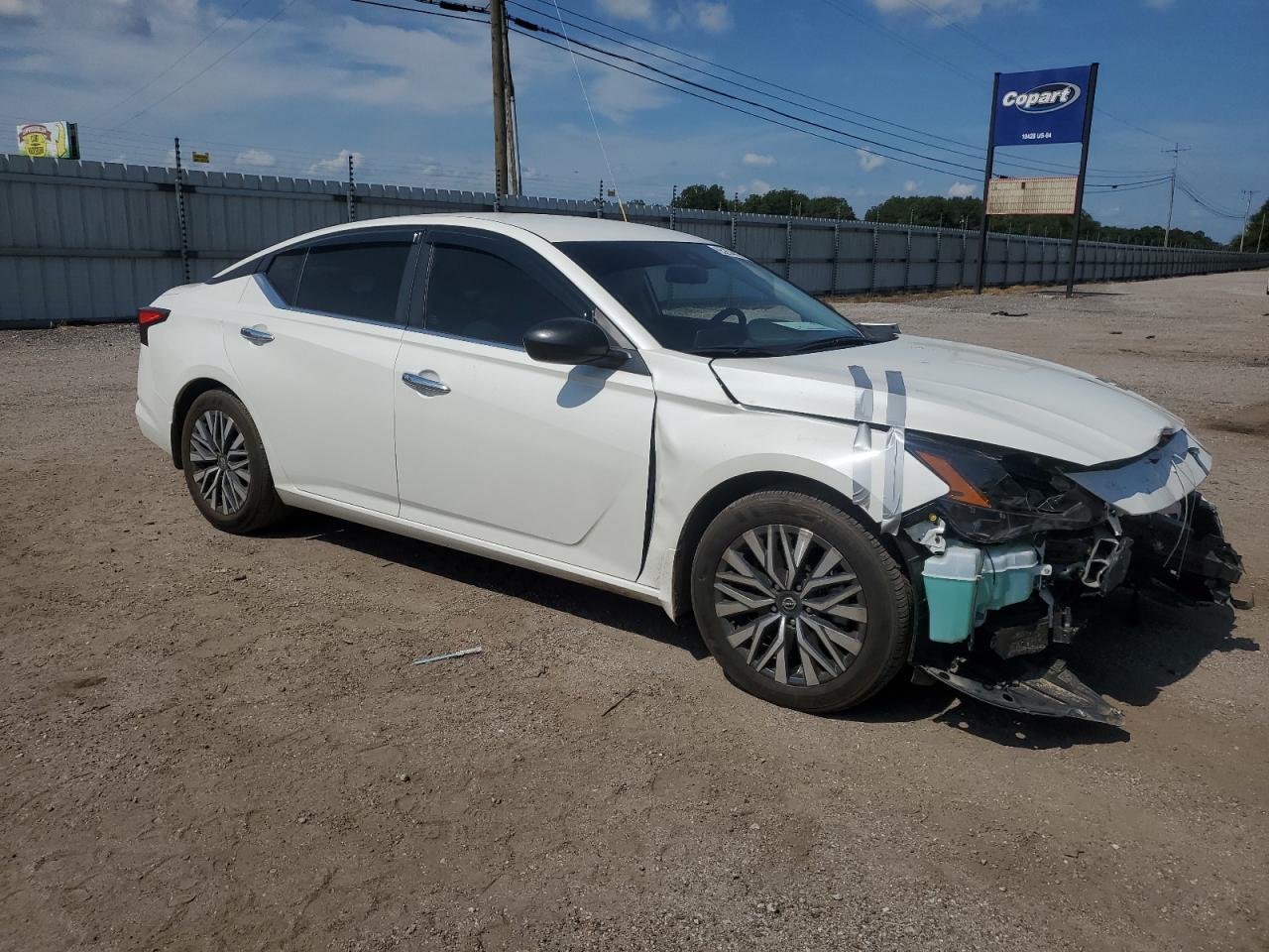 2024 Nissan Altima Sv - Image 4