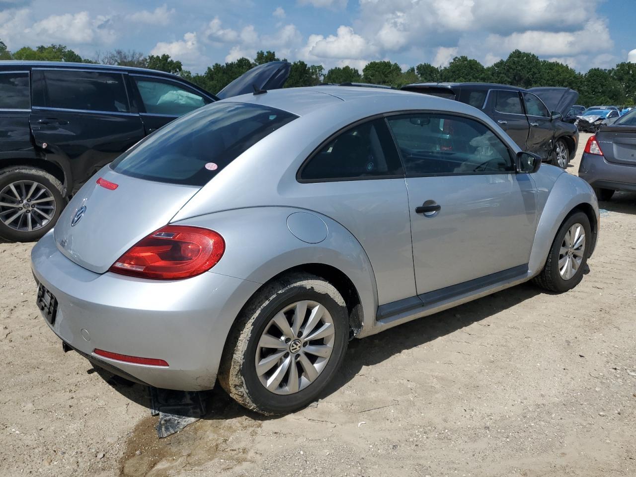 2014 Volkswagen Beetle - Image 3