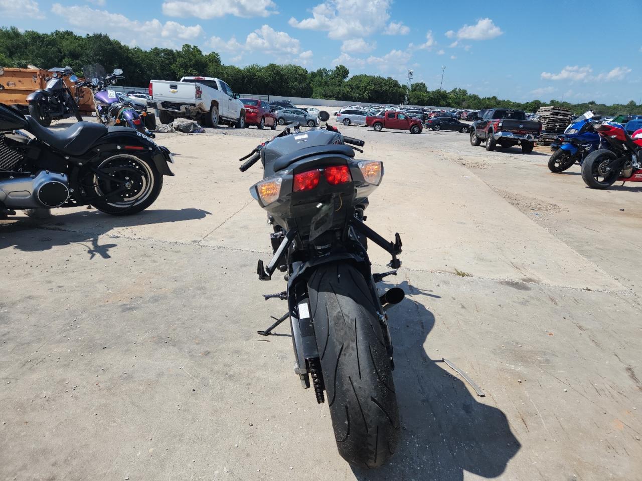 2025 Suzuki Gsx-R600 - Фото 4