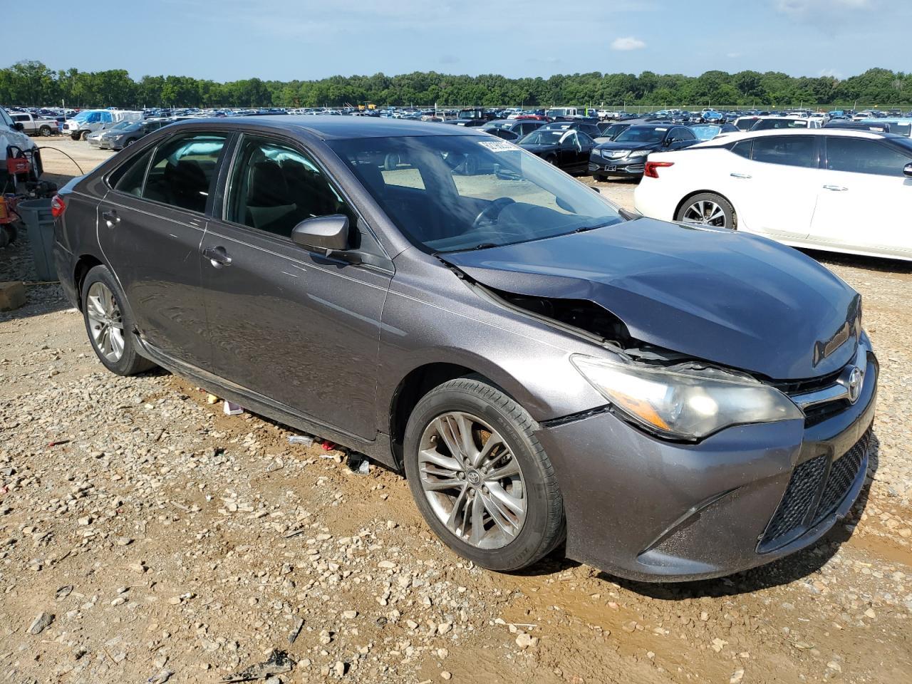 2017 Toyota Camry Le - Фото 4