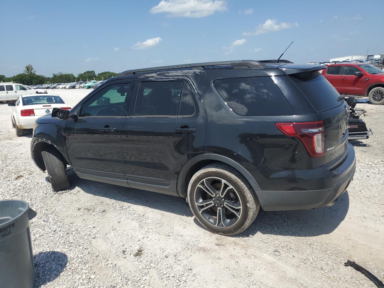 2015 Ford Explorer Sport - Фото 2