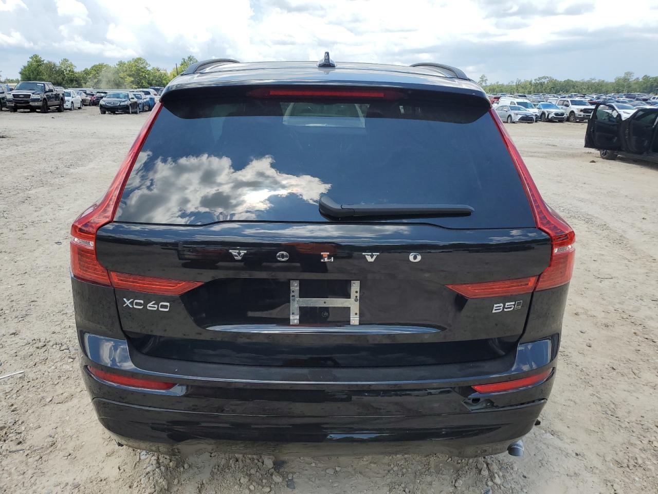 2022 Volvo Xc60 B5 Momentum B5 Momentum - Image 6