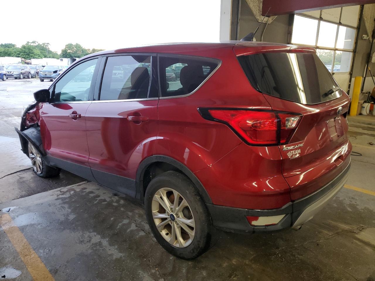 2019 Ford Escape Se - Фото 2