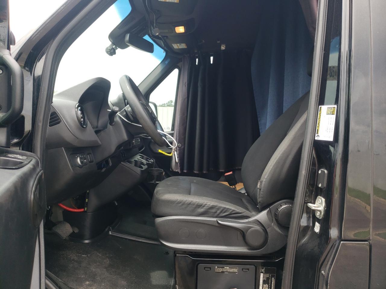 2020 Mercedes-Benz Sprinter 2500 - Фото 7