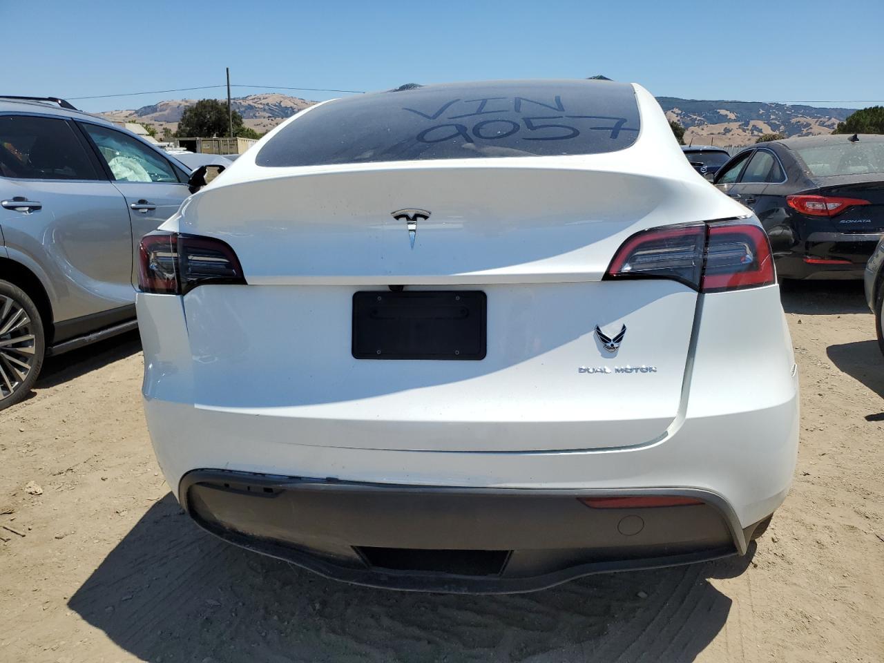 2023 Tesla Model Y - Фото 6