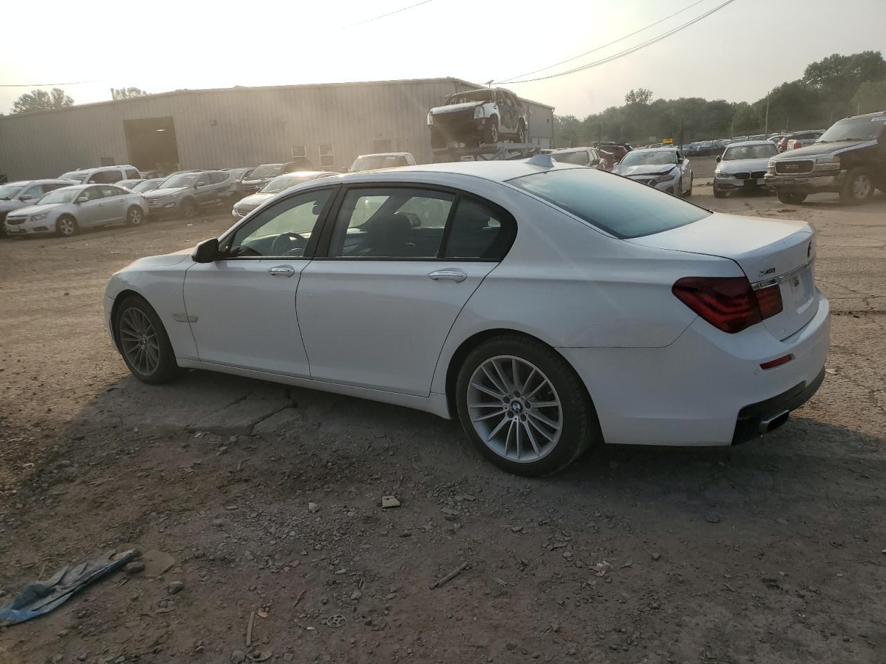 2013 BMW 750 Lxi - Фото 2