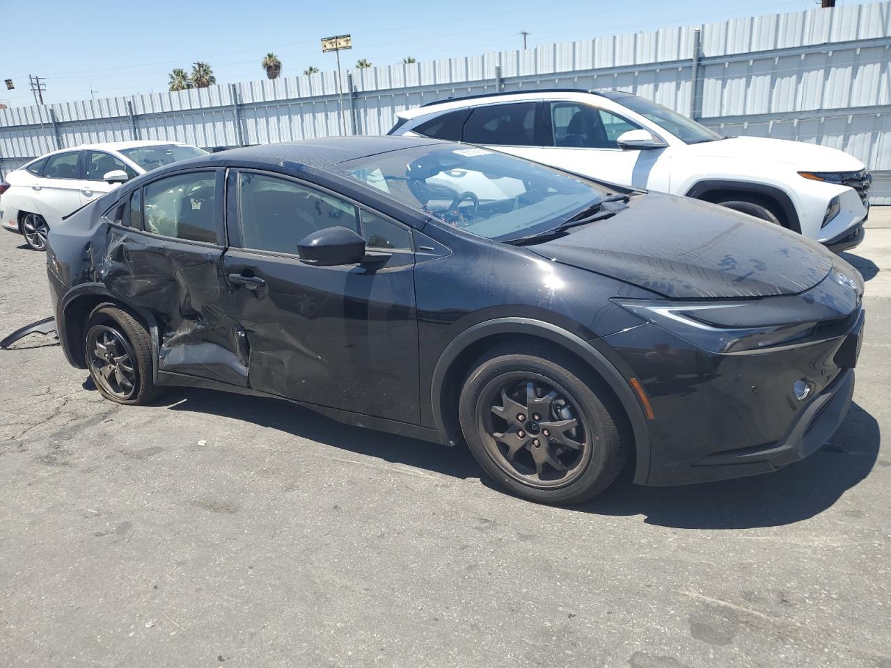 2025 Toyota Prius Le - Image 4